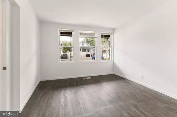 Beverly, NJ 08010,211 BROAD ST