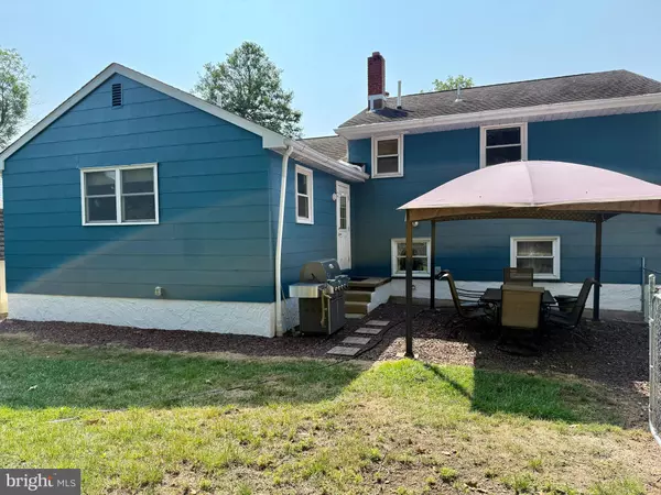 West Deptford, NJ 08096,70 PLEASANT VALLEY DR