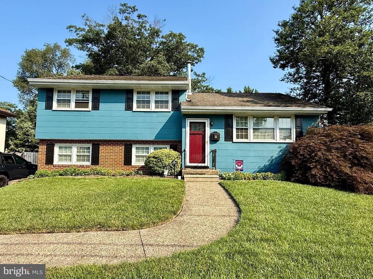West Deptford, NJ 08096,70 PLEASANT VALLEY DR