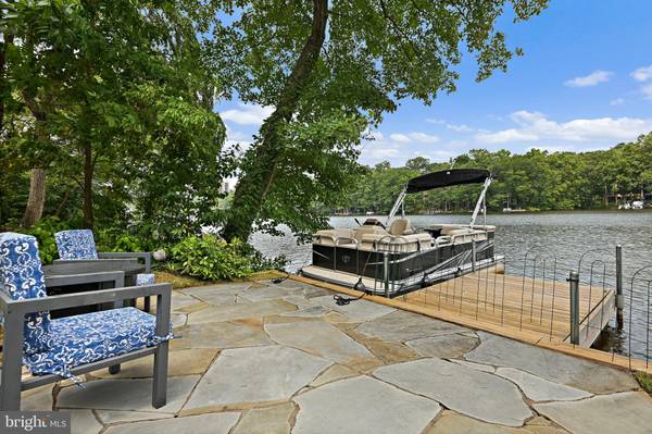 Reston, VA 20190,1605 GREENBRIAR CT