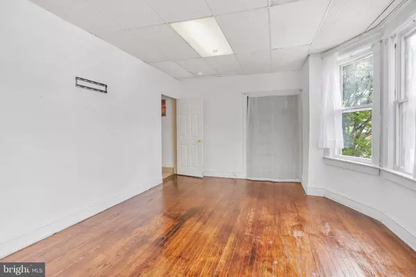 Gloucester City, NJ 08030,522 MONMOUTH ST #2