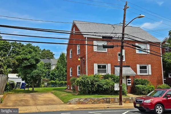2605 N PERSHING DR, Arlington, VA 22201