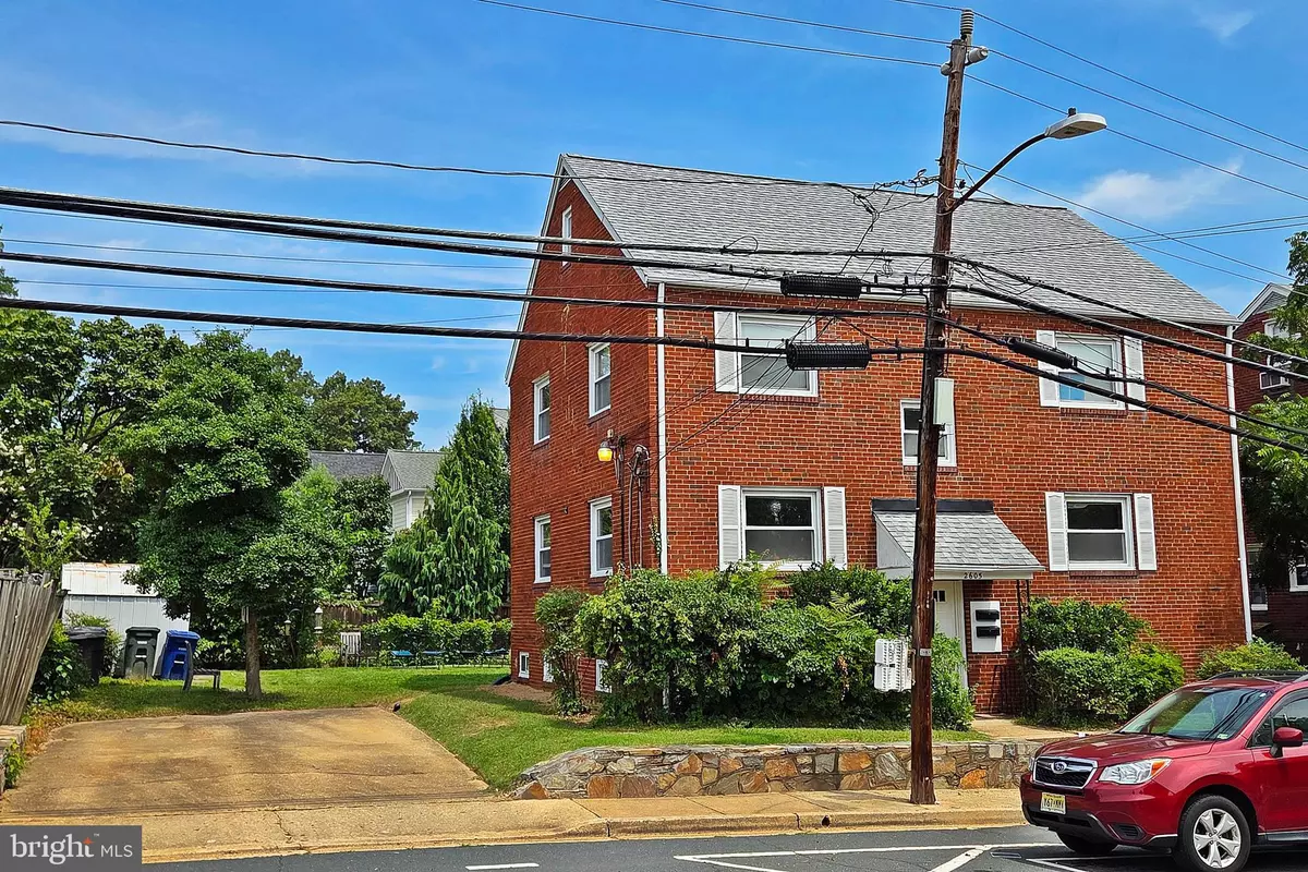 Arlington, VA 22201,2605 N PERSHING DR