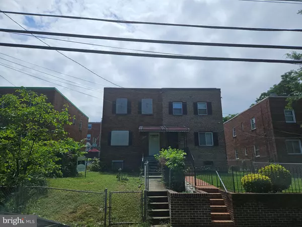 413 VALLEY AVE SE, Washington, DC 20032