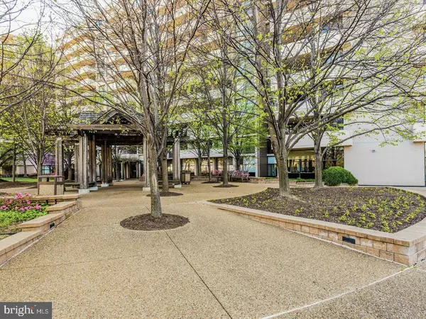 Arlington, VA 22203,4141 N HENDERSON RD #107