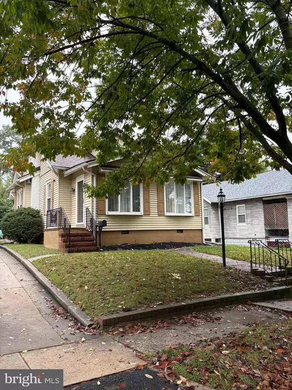 Palmyra, NJ 08065,911 HIGHLAND AVE