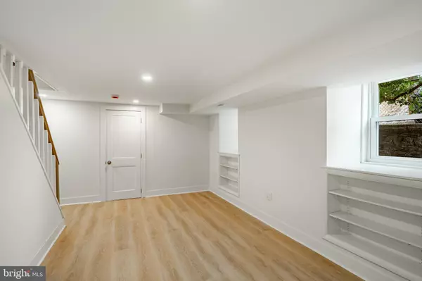 Conshohocken, PA 19428,221 FORD ST