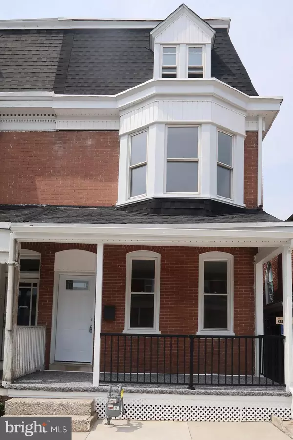 York, PA 17401,921 W POPLAR ST