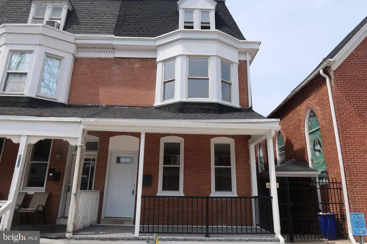 York, PA 17401,921 W POPLAR ST