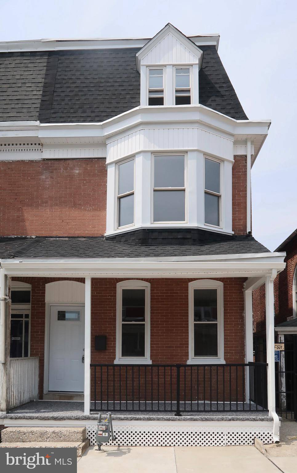 York, PA 17401,921 W POPLAR ST