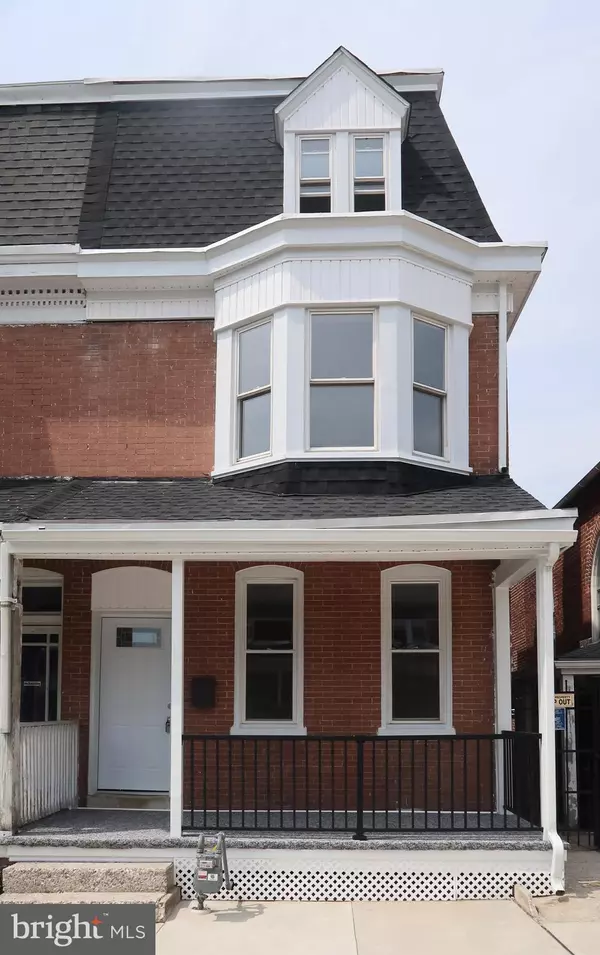 York, PA 17401,921 W POPLAR ST