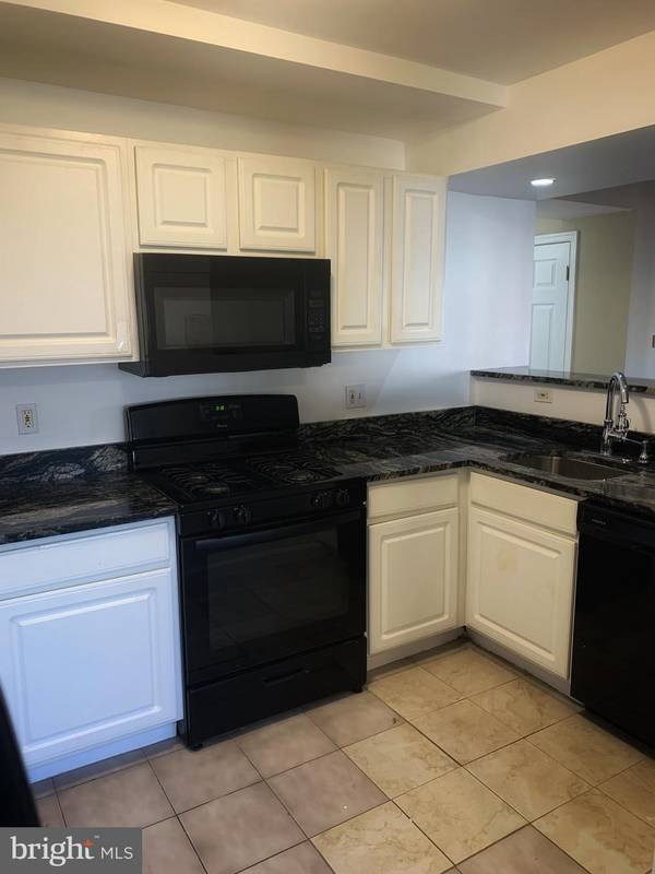 Landover, MD 20785,2500 MARKHAM #1