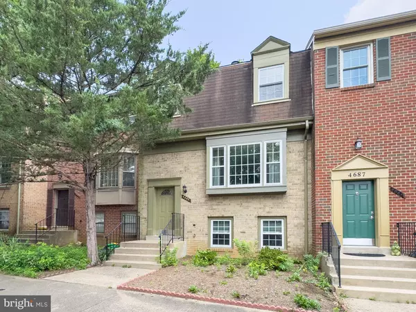 4685 FORESTDALE DR, Fairfax, VA 22032