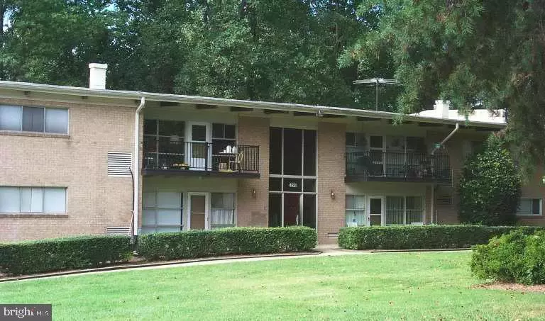 Annandale, VA 22003,4921 AMERICANA DR #203