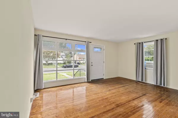 Ewing, NJ 08638,215 CLAMER