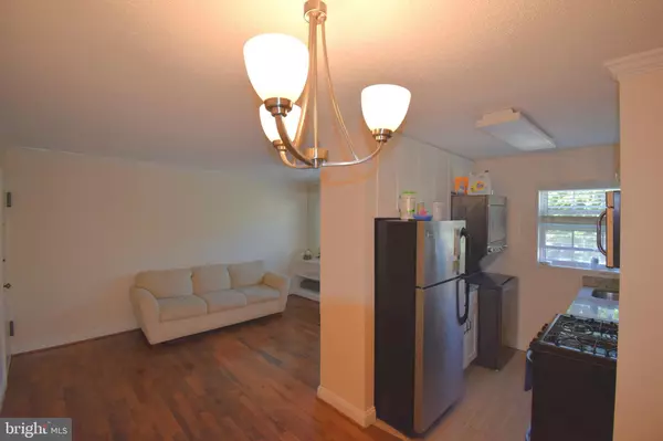 Alexandria, VA 22303,2241 FARRINGTON AVE #303