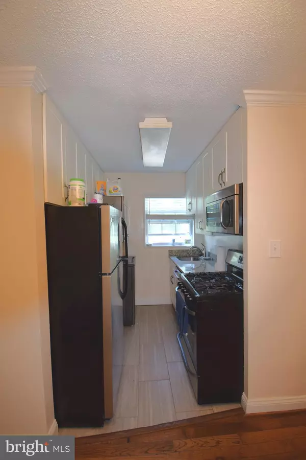 Alexandria, VA 22303,2241 FARRINGTON AVE #303