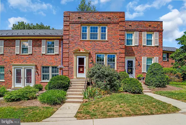 1300 S BARTON ST #334, Arlington, VA 22204