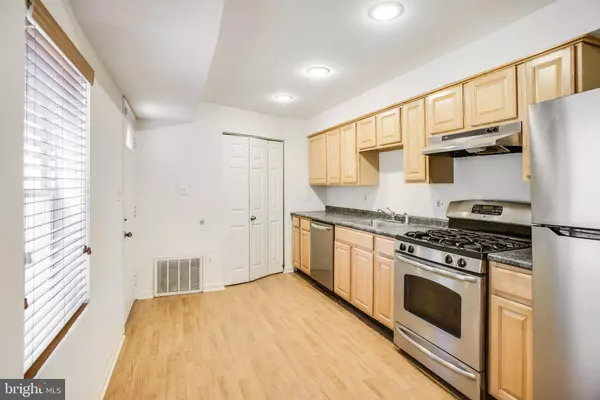 Washington, DC 20002,729 10TH ST NE