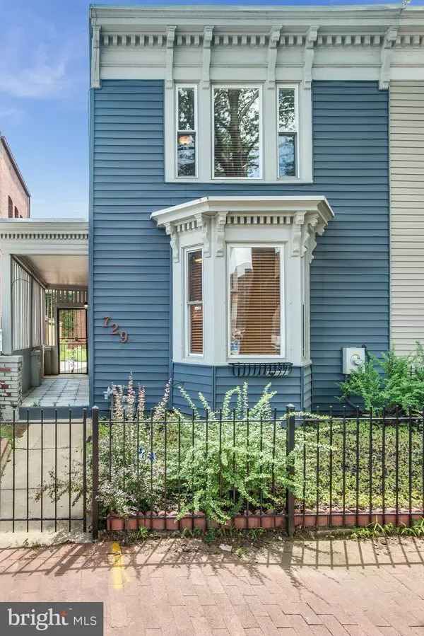 Washington, DC 20002,729 10TH ST NE