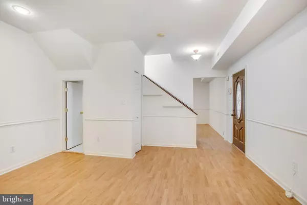 Washington, DC 20002,729 10TH ST NE