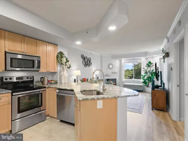 3101 N HAMPTON DR #416, Alexandria, VA 22302