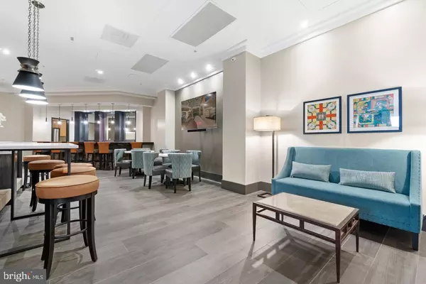 Alexandria, VA 22302,3101 N HAMPTON DR #416