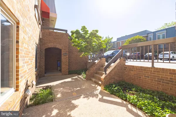 1765 HAYES ST S #A, Arlington, VA 22202