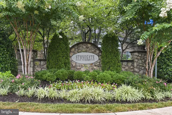 Centreville, VA 20120,13371-T CONNOR DR #T