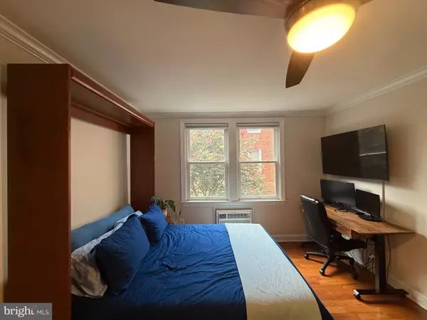 Alexandria, VA 22314,922 S WASHINGTON ST #201