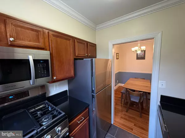 Alexandria, VA 22314,922 S WASHINGTON ST #201