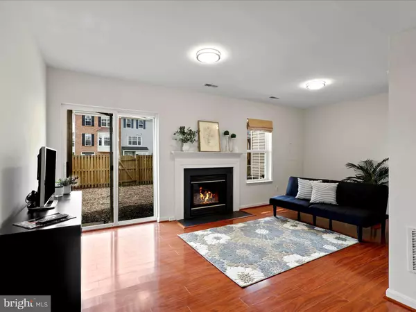 Sterling, VA 20164,45433 CLARKES CROSSING SQ