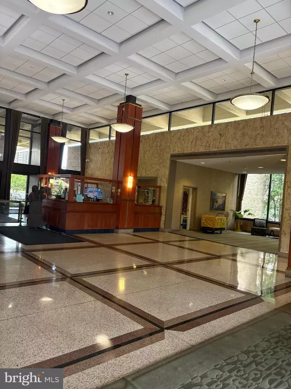 Falls Church, VA 22041,5505 SEMINARY RD #1617N
