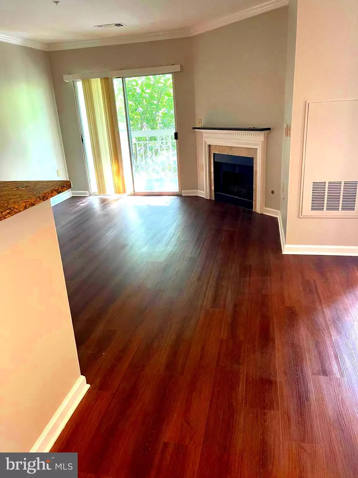 Herndon, VA 20170,2204 WESTCOURT LN #218