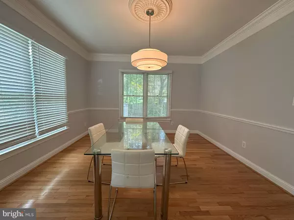 Springfield, VA 22152,6201 CARDINAL BROOK CT