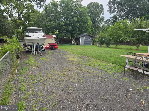 Capitol Heights, MD 20743,909 CYPRESSTREE PL