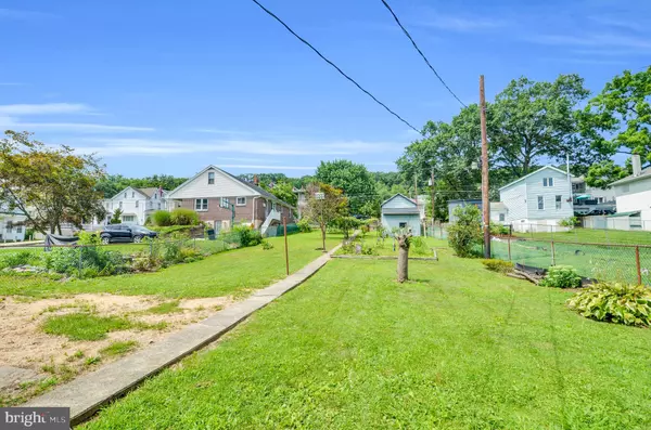 Cressona, PA 17929,60 WALNUT