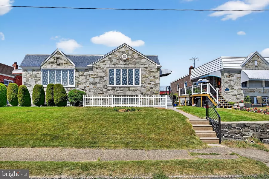 8834 BROCKLEHURST ST, Philadelphia, PA 19152