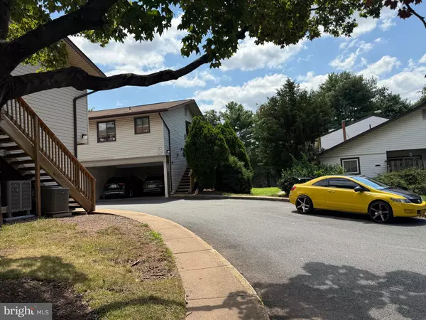Chantilly, VA 20151,4193 MEADOWLAND CT