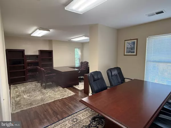 Annandale, VA 22003,4326 EVERGREEN LN #SUITE D