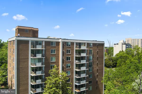1515 S ARLINGTON RIDGE RD #402, Arlington, VA 22202