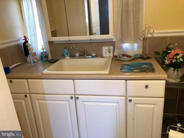 Cape May Court House, NJ 08210,614 ROUTE 9 S #9