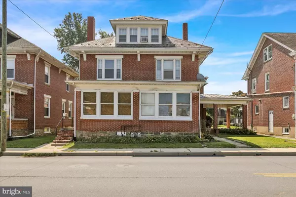 126-128 E MAIN ST, Fleetwood, PA 19522