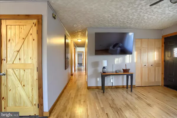 Enola, PA 17025,5404 LAURIE LN