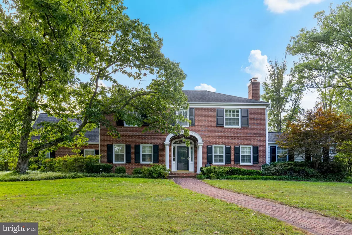 Falls Church, VA 22044,3215 JUNIPER LN
