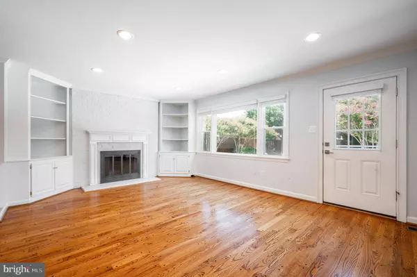 Falls Church, VA 22041,6065 HARDWICK PL