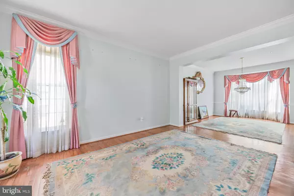 Beltsville, MD 20705,7716 BLUE POINT AVE