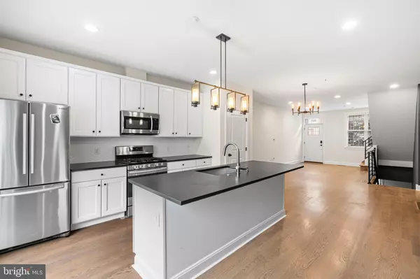 Philadelphia, PA 19125,1031 E EARL ST