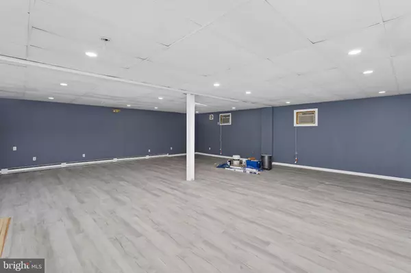 Flemington, NJ 08822,39 MINE ST #4A