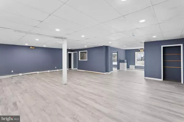 Flemington, NJ 08822,39 MINE ST #4A